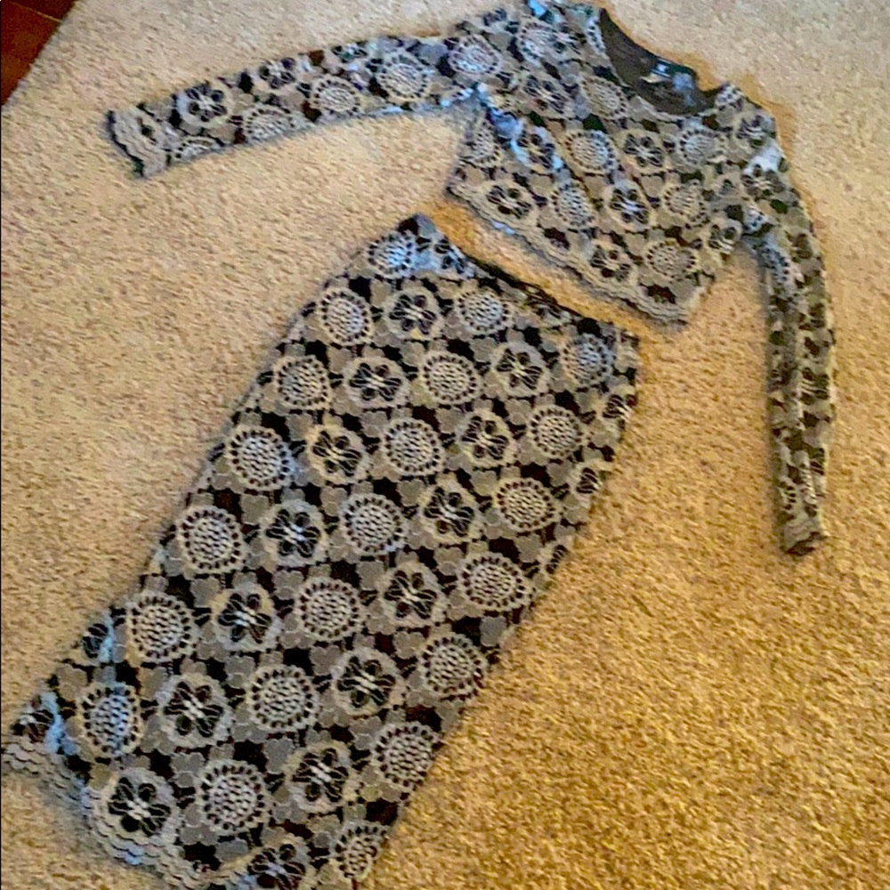 Beautiful 2 Piece Lacey Set, GNO, Classy